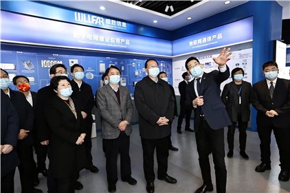 毛偉明在長(zhǎng)沙調(diào)研園區(qū)企業(yè)和項(xiàng)目建設(shè)時(shí)強(qiáng)調(diào)——抓項(xiàng)目、 強(qiáng)產(chǎn)業(yè)、優(yōu)服務(wù)，努力實(shí)現(xiàn)“開門紅”“開門穩(wěn)”